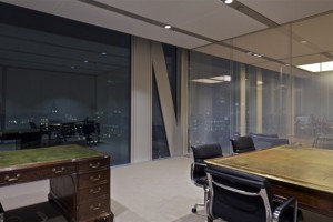 smart_privacy_switchable_glass