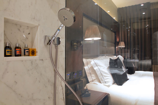 smart privacy glass at Eccleston Square Hotel