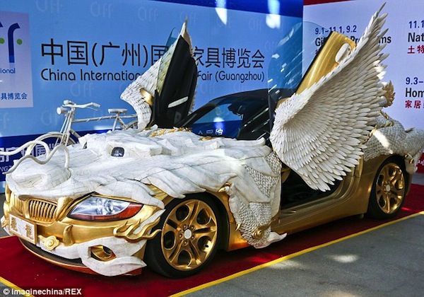 Dressing Up - BMW becomes Dragon - SmartGlass