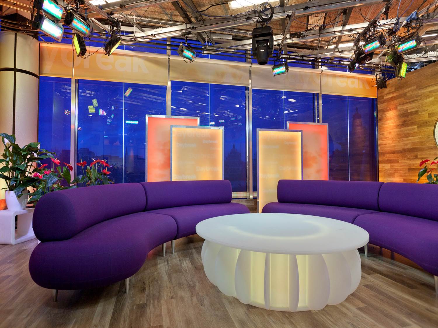 4 Clever Commercial Uses of Switchable Smart Glass