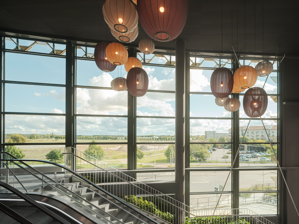 ConverLight by Smartglass at work in a shopping centre environment. The dynamic smart glass automatically adjusts to make the most of available natural light.