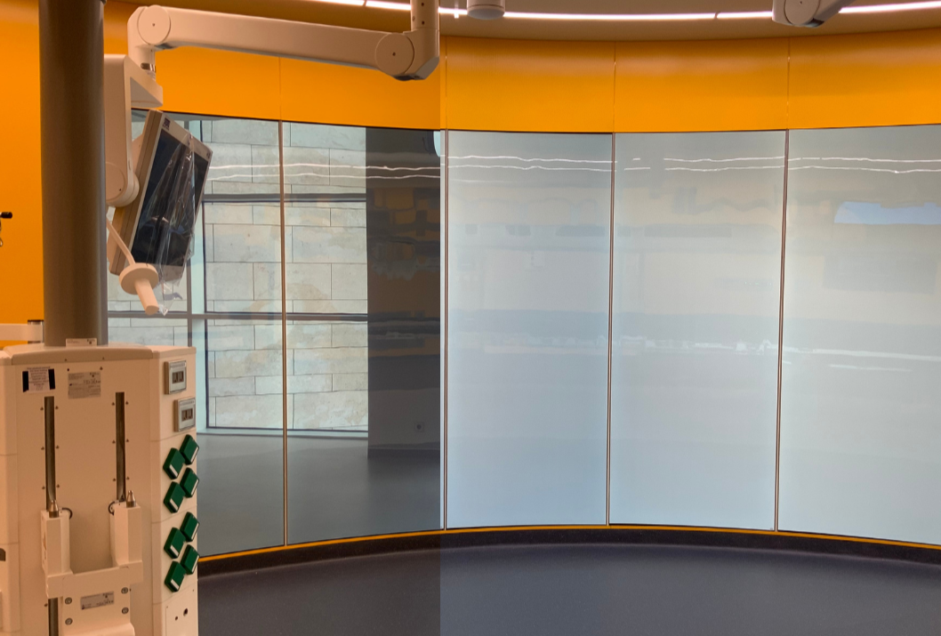 Blackout Smart Glass designs help to improve the overall hygiene and usability of this surgery theatre based in Portugal. The various glass states allow differing levels of natural light into the space, and privacy on demand.