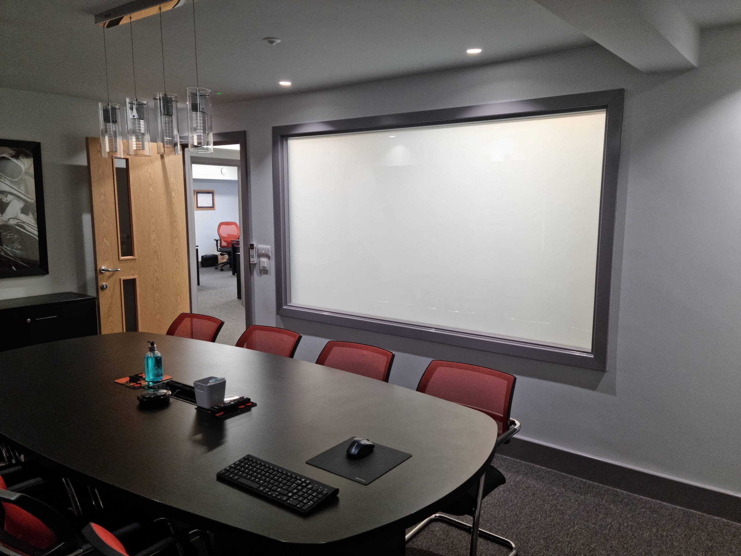 privacy glass in meeting room