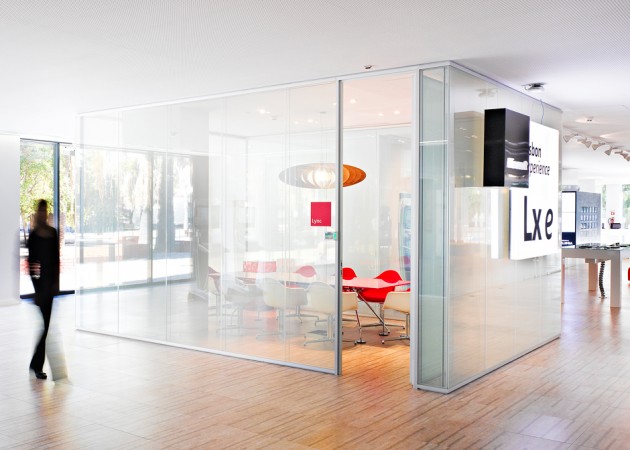 switchable glass, switchable glass panels, switchable privacy glass 